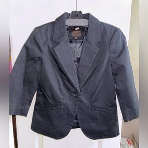 The Limited Blazer. Jacket. 3/4 sleeve. Structured. Black. Size Medium